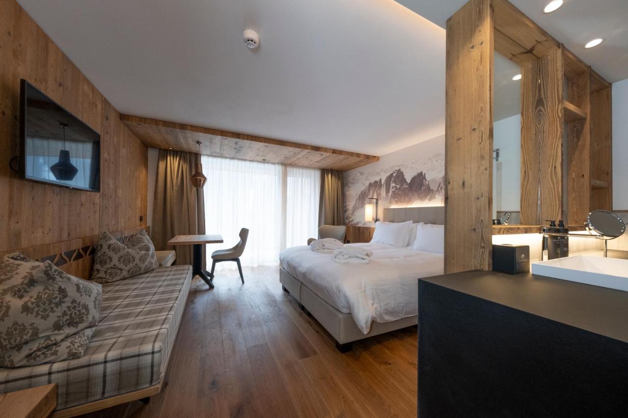 Ciampedie Luxury Alpine Spa Hotel Vigo di Fassa Bagian luar foto